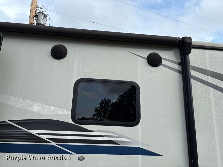 image for item IE9236 2021 Keystone Premier 34RI camper