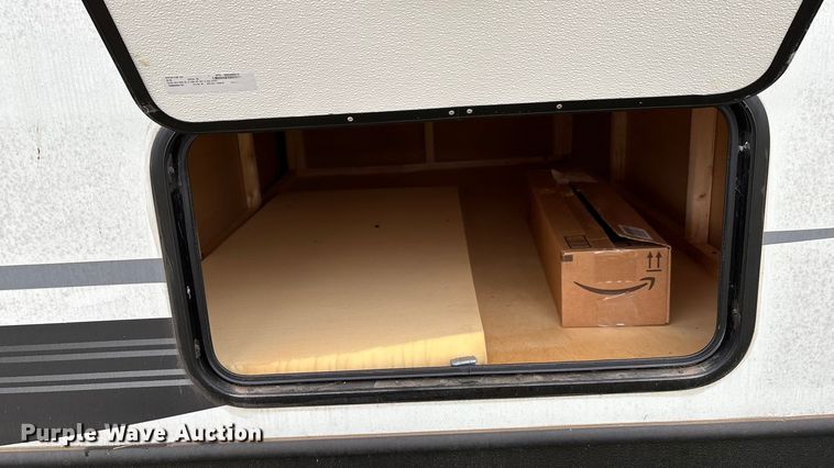 image for item IE9236 2021 Keystone Premier 34RI camper