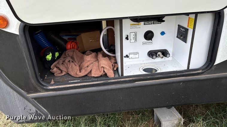 image for item IE9236 2021 Keystone Premier 34RI camper