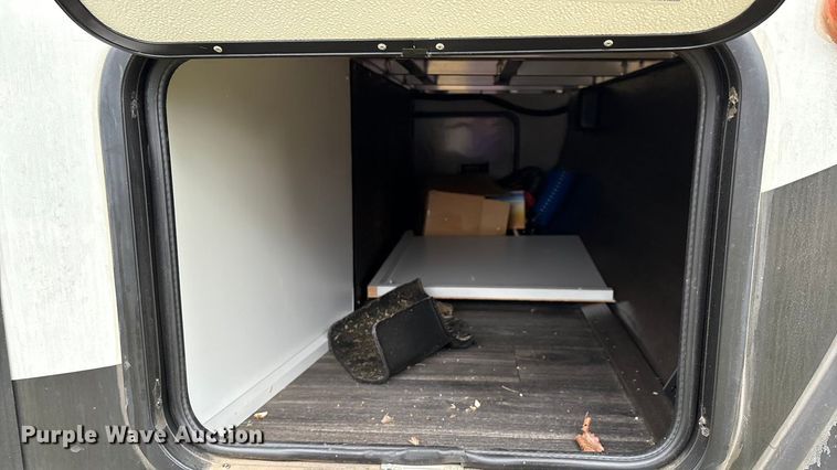 image for item IE9236 2021 Keystone Premier 34RI camper