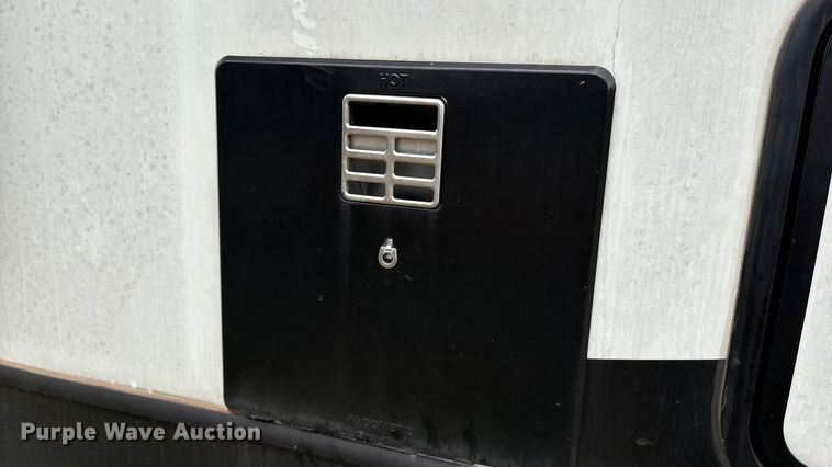 image for item IE9236 2021 Keystone Premier 34RI camper