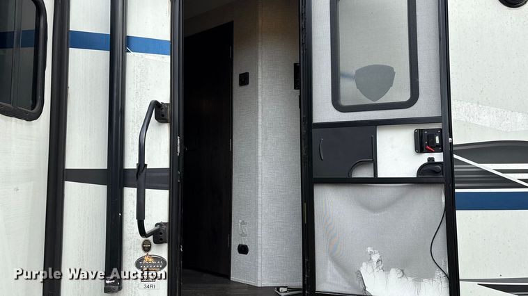 image for item IE9236 2021 Keystone Premier 34RI camper