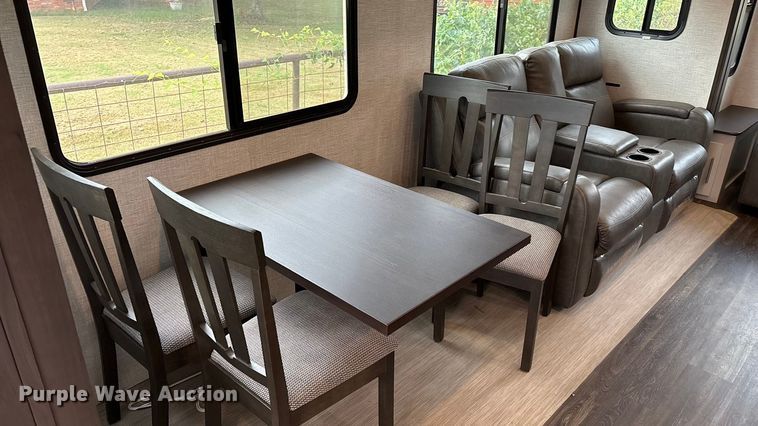 image for item IE9236 2021 Keystone Premier 34RI camper