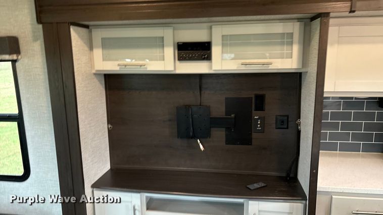 image for item IE9236 2021 Keystone Premier 34RI camper