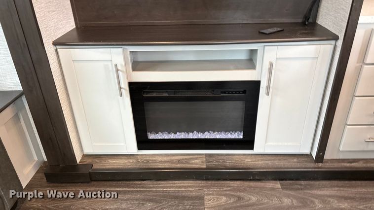 image for item IE9236 2021 Keystone Premier 34RI camper