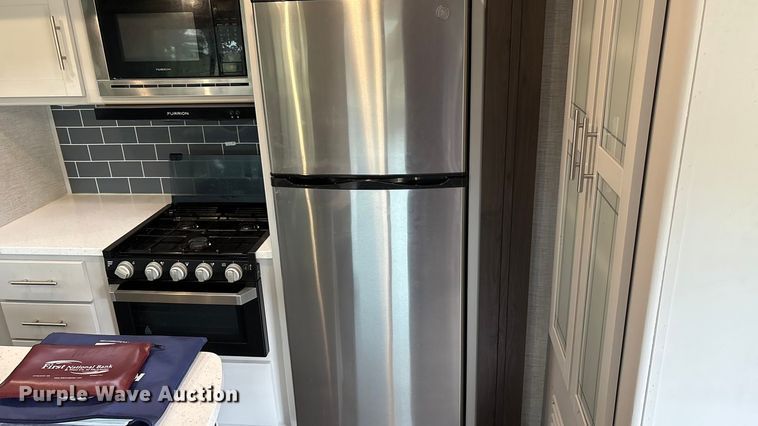 image for item IE9236 2021 Keystone Premier 34RI camper