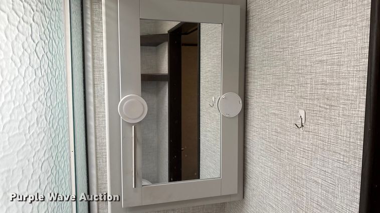 image for item IE9236 2021 Keystone Premier 34RI camper