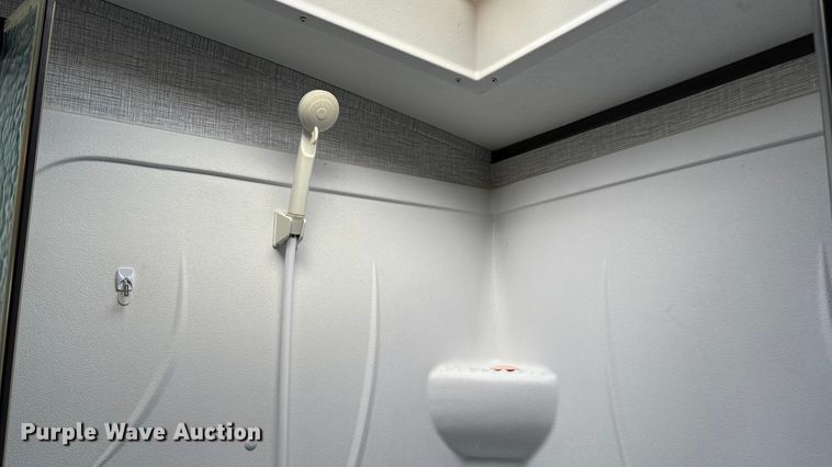 image for item IE9236 2021 Keystone Premier 34RI camper