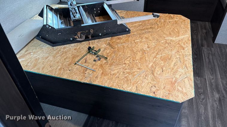 image for item IE9236 2021 Keystone Premier 34RI camper