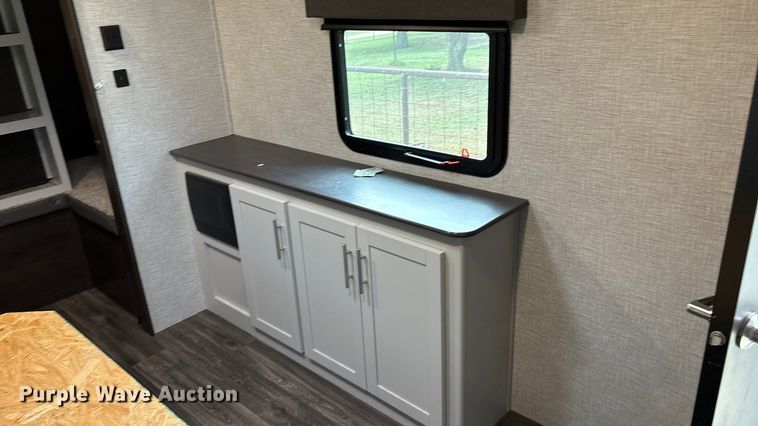 image for item IE9236 2021 Keystone Premier 34RI camper