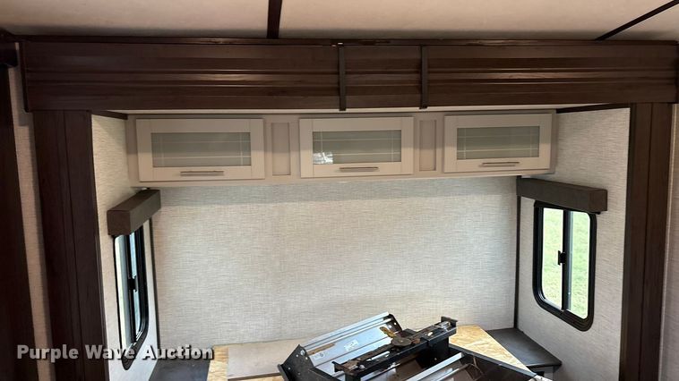 image for item IE9236 2021 Keystone Premier 34RI camper