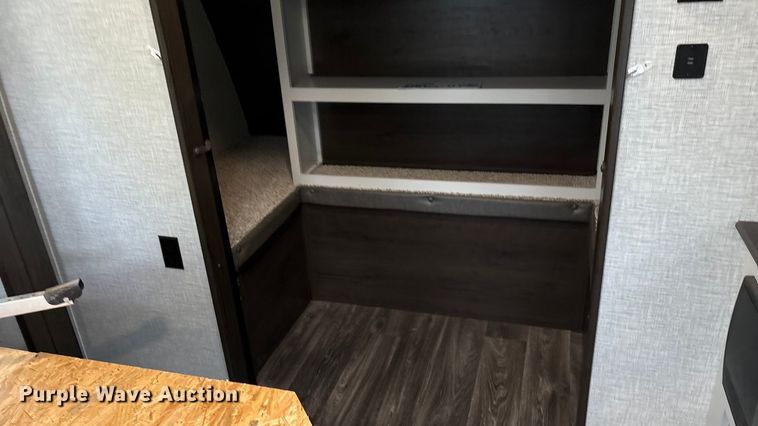 image for item IE9236 2021 Keystone Premier 34RI camper