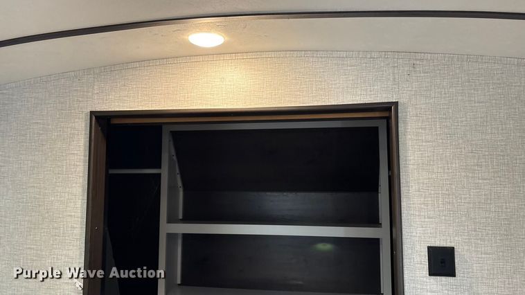 image for item IE9236 2021 Keystone Premier 34RI camper