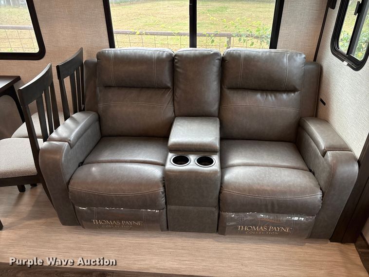 image for item IE9236 2021 Keystone Premier 34RI camper