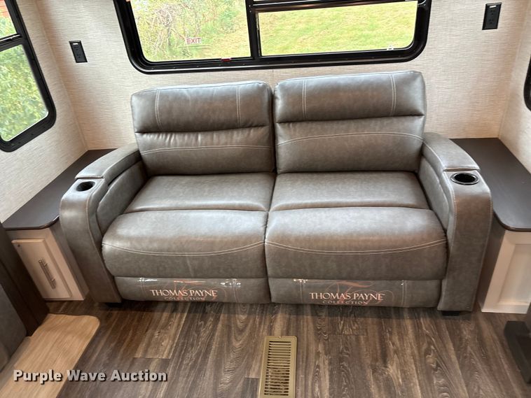 image for item IE9236 2021 Keystone Premier 34RI camper