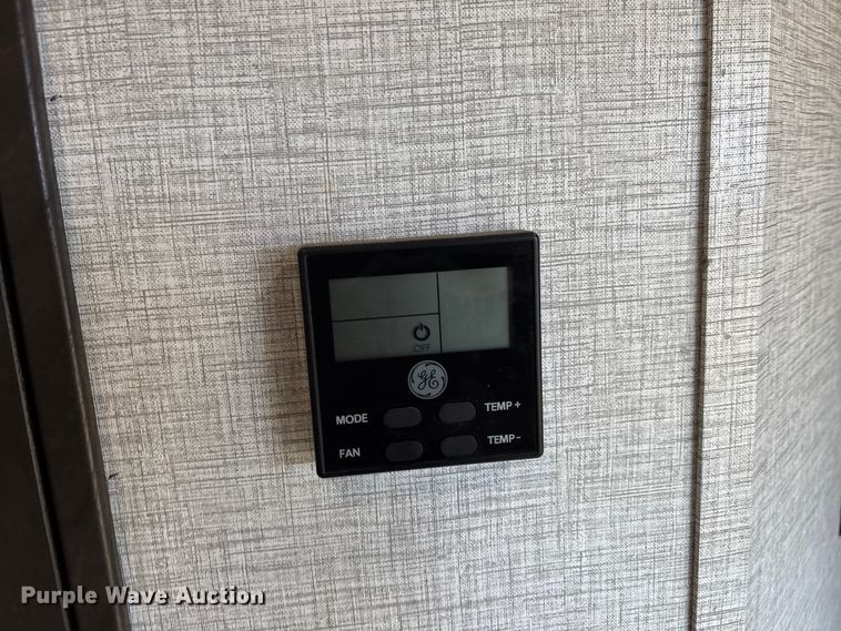 image for item IE9236 2021 Keystone Premier 34RI camper