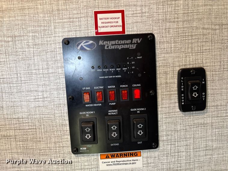 image for item IE9236 2021 Keystone Premier 34RI camper