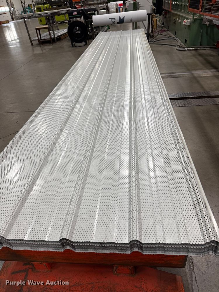 image for item NB9538 (114) sheets of metal siding/roofing
