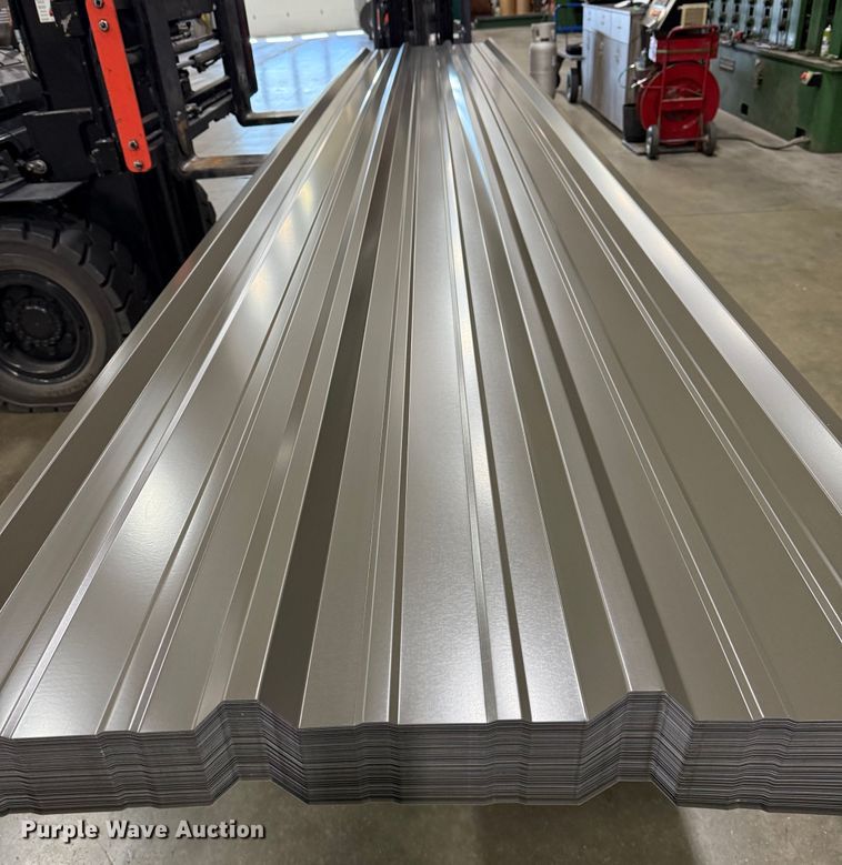 image for item NB9539 (259) sheets of metal siding/roofing 