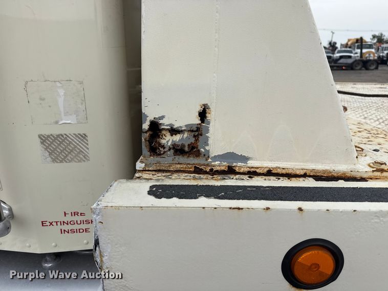 image for item NU9601 2008 Kenworth T300 rollback truck