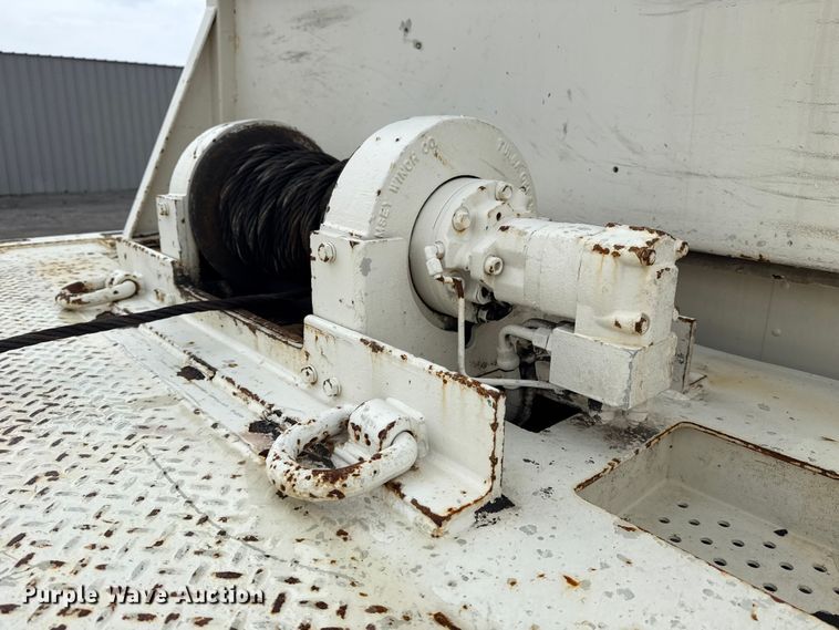 image for item NU9601 2008 Kenworth T300 rollback truck