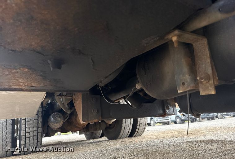 image for item NU9601 2008 Kenworth T300 rollback truck