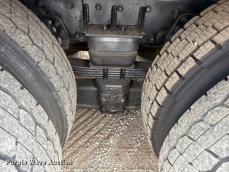 image for item NU9601 2008 Kenworth T300 rollback truck