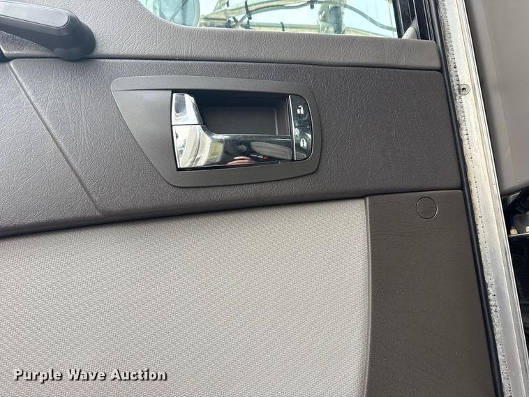 image for item NU9601 2008 Kenworth T300 rollback truck