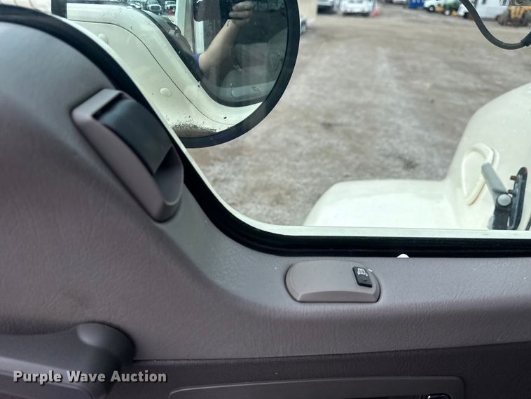 image for item NU9601 2008 Kenworth T300 rollback truck