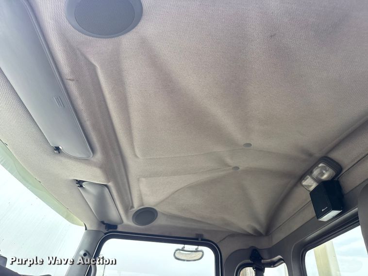 image for item NU9601 2008 Kenworth T300 rollback truck