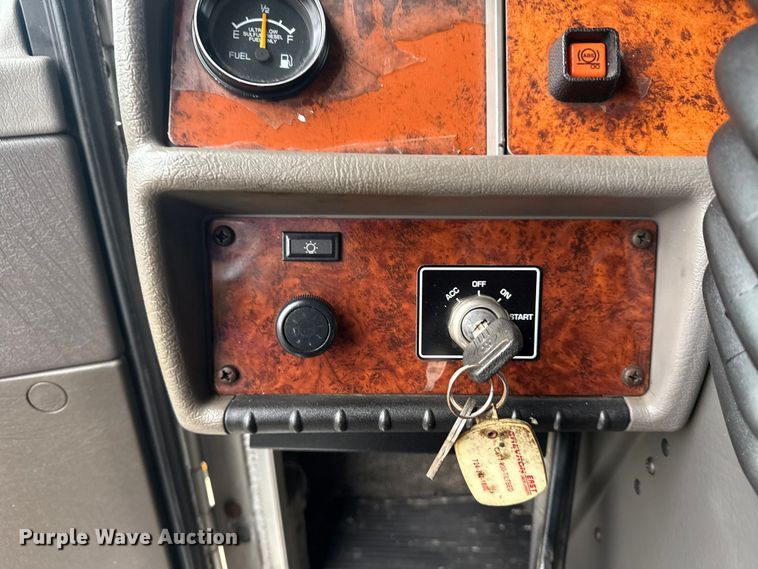 image for item NU9601 2008 Kenworth T300 rollback truck