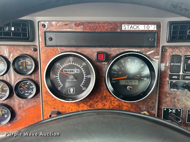 image for item NU9601 2008 Kenworth T300 rollback truck