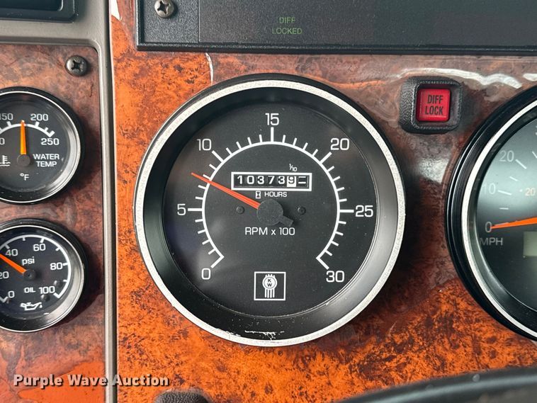 image for item NU9601 2008 Kenworth T300 rollback truck