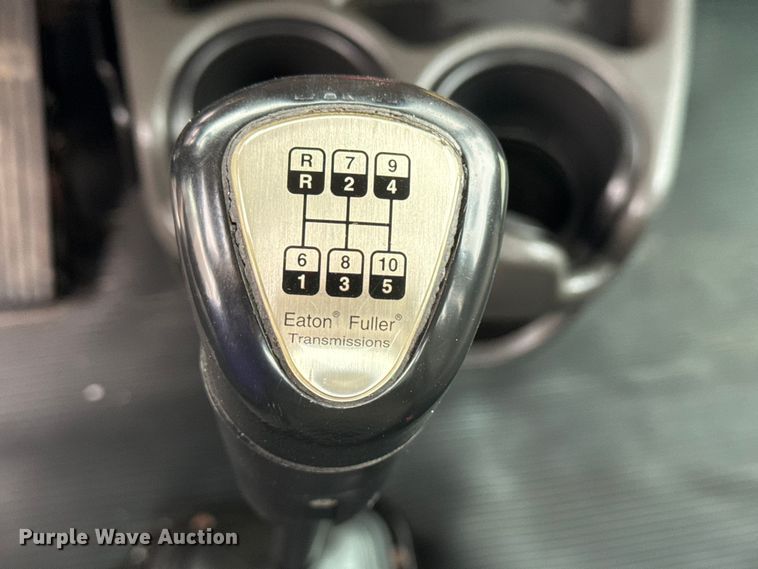 image for item NU9601 2008 Kenworth T300 rollback truck