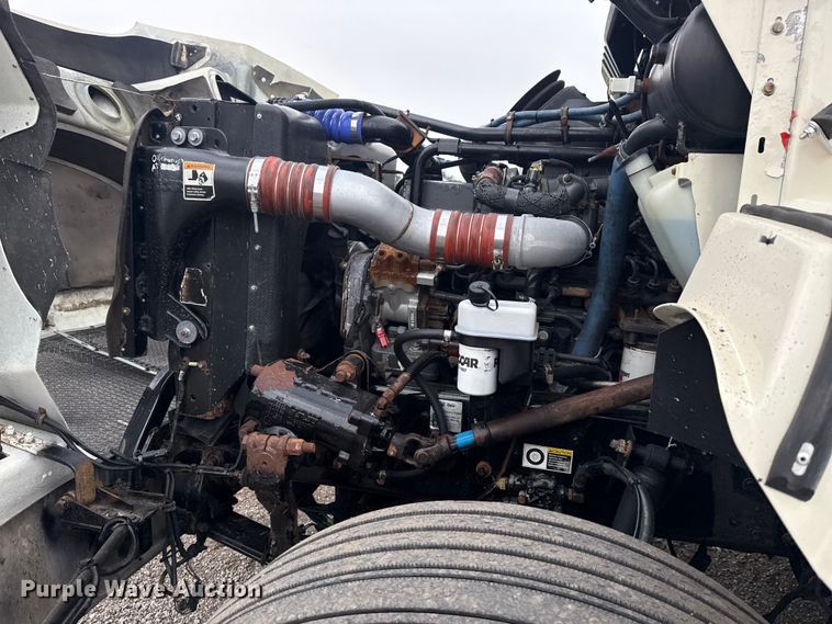 image for item NU9601 2008 Kenworth T300 rollback truck