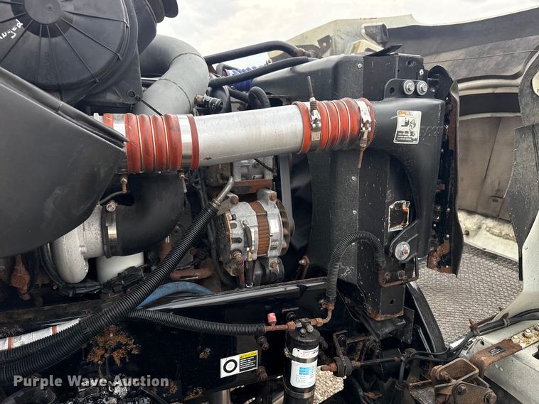 image for item NU9601 2008 Kenworth T300 rollback truck