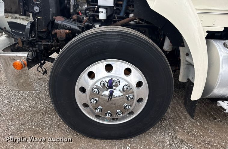 image for item NU9601 2008 Kenworth T300 rollback truck