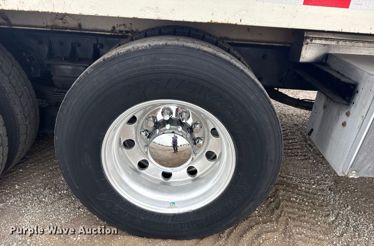 image for item NU9601 2008 Kenworth T300 rollback truck