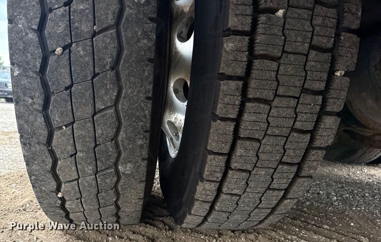 image for item NU9601 2008 Kenworth T300 rollback truck