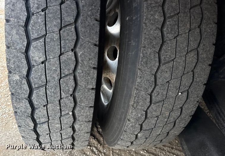 image for item NU9601 2008 Kenworth T300 rollback truck