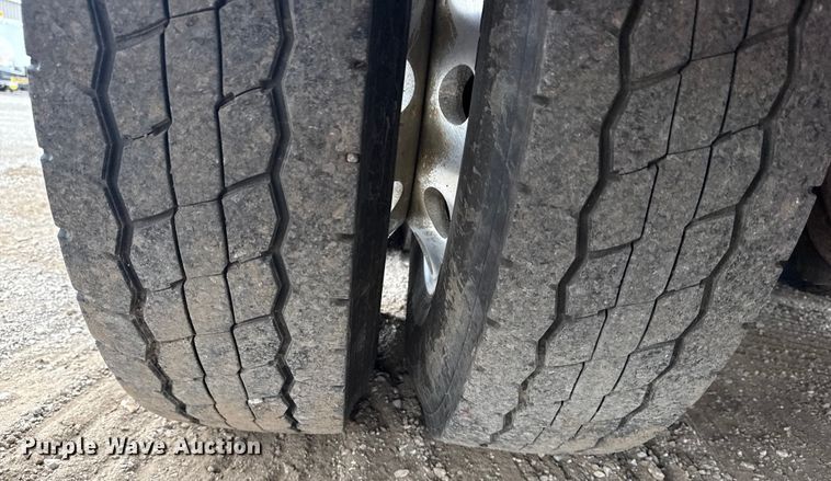 image for item NU9601 2008 Kenworth T300 rollback truck