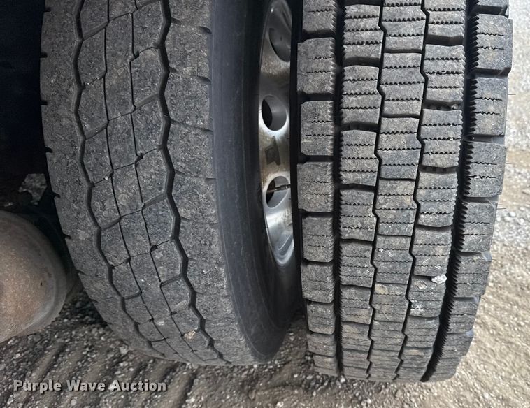 image for item NU9601 2008 Kenworth T300 rollback truck