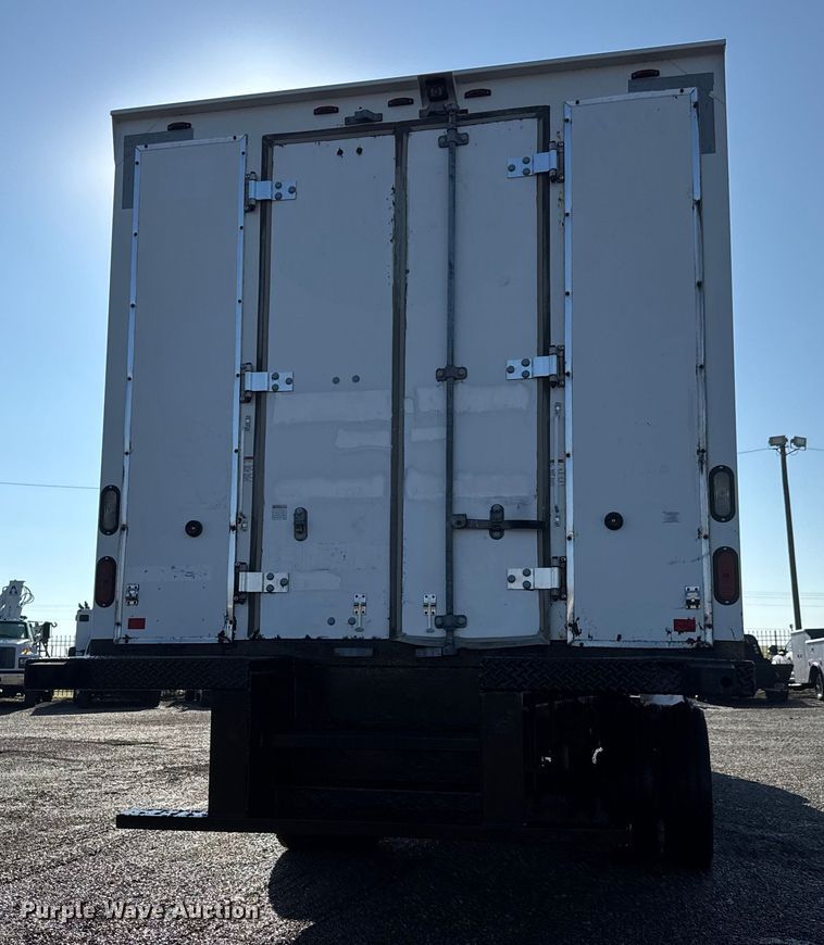 image for item NU9687 2013 Ford F650 Super Duty box truck