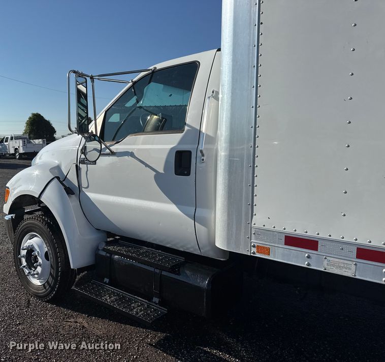 image for item NU9687 2013 Ford F650 Super Duty box truck