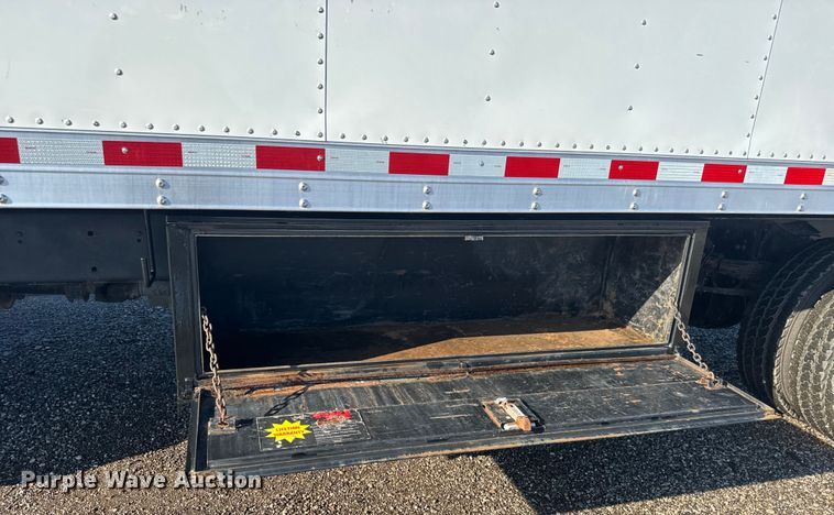 image for item NU9687 2013 Ford F650 Super Duty box truck