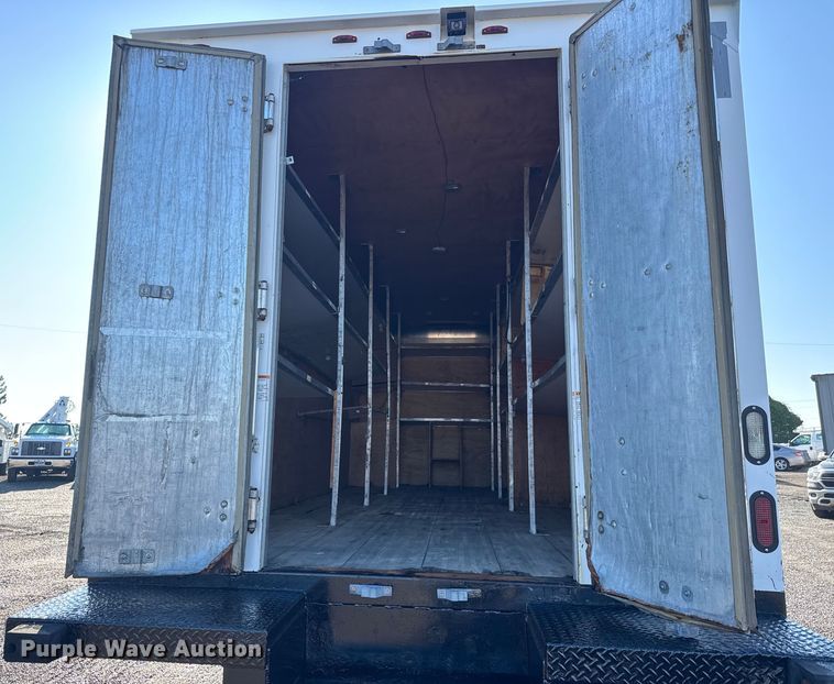 image for item NU9687 2013 Ford F650 Super Duty box truck