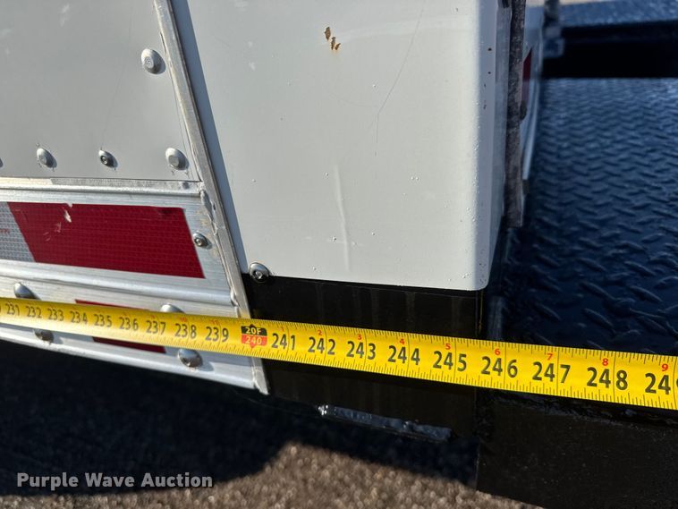 image for item NU9687 2013 Ford F650 Super Duty box truck