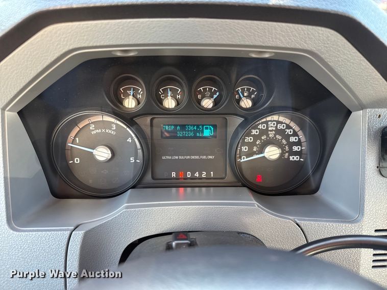 image for item NU9687 2013 Ford F650 Super Duty box truck