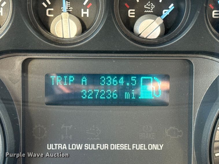 image for item NU9687 2013 Ford F650 Super Duty box truck