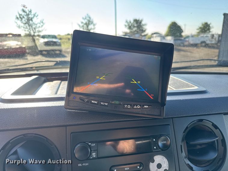 image for item NU9687 2013 Ford F650 Super Duty box truck